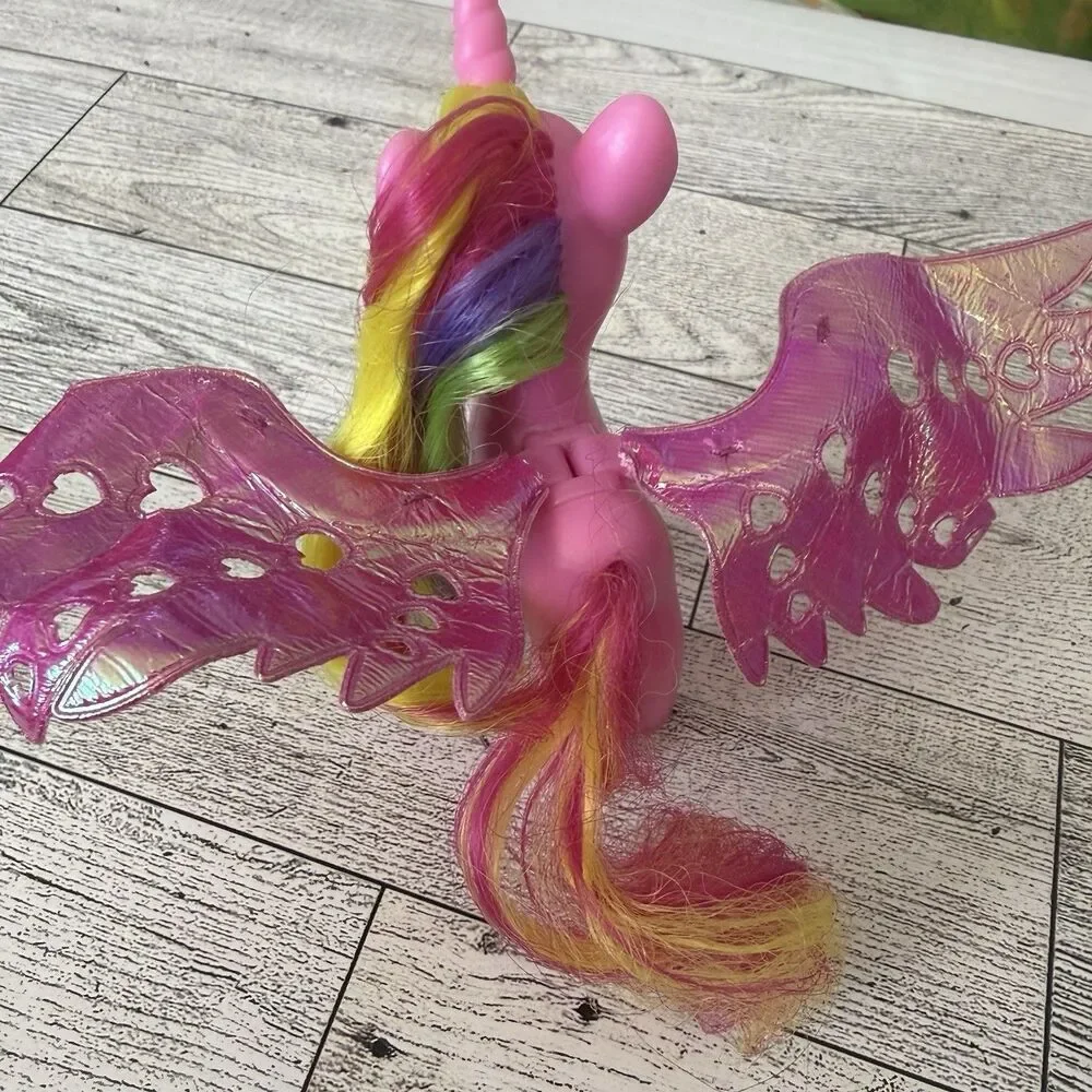 My Little Princess Cadance Fantastic Flutters Unicorn Shiny Wings
